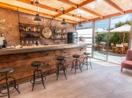 卡拉马吉尔公寓式酒店，位于卡拉马的住宿