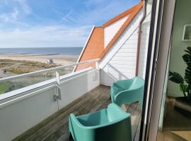 Penthouse Windkracht 10 aan het strand van Cadzand，位于卡德赞德的酒店