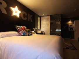 Hotel Apartamentos Rock Star，位于Taboadela的酒店