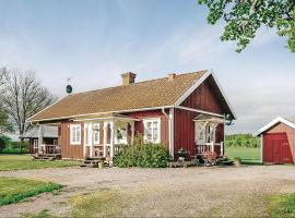 2 Bedroom Cozy Home In Lyrestad，位于Lyrestad的酒店