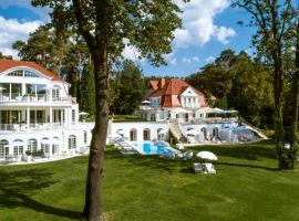 Villa Contessa - Luxury Spa Hotels，位于巴特萨罗皮斯库夫的高尔夫酒店