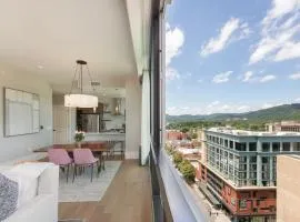 'Panoramic Pack Square' A Luxury Downtown Condo with views of Pack Square Park at Arras Vacation Rentals