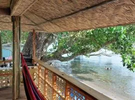Borbon's Treehouse By the Sea