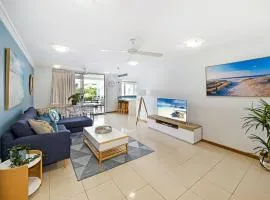 Central Coolum Penthouse with Rooftop Terrace