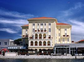 BO Hotel Palazzo，位于波雷奇的酒店