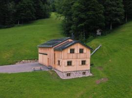 Hirschberghütte，位于比曹的酒店