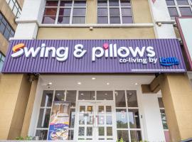 Swing & Pillows - USJ Taipan，位于梳邦再也莎阿南蓝色清真寺附近的酒店