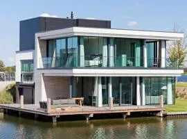 Waterfront holiday home in Arnemuiden
