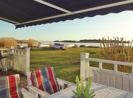 Two-Bedroom Holiday Home Sölvesborg With Sea View 01，位于瑟尔沃斯堡的酒店