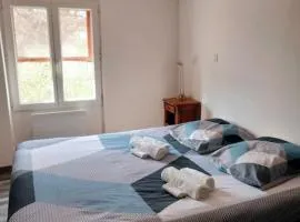 Aubagne 3 chambre au petit pin vert