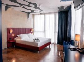 K MODERN HOTEL，位于佩斯基耶拉德加达的酒店