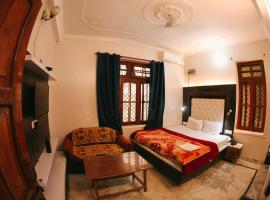 Maa Vaibhav Laxmi Guest House，位于瑞诗凯诗的酒店