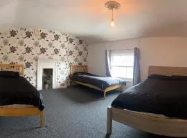 Southgate Lodge - Single/Twin, Double and Family rooms