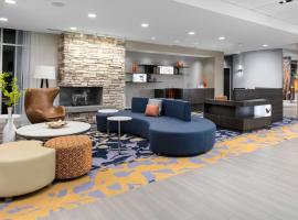 Fairfield Inn & Suites Charlotte Pineville，位于夏洛特的酒店