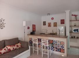 Flat Amarilis und 110 Riviera de Sao Lourenco SP，位于圣劳伦斯海滨的酒店