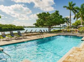 Fairfield by Marriott Inn & Suites Marathon Florida Keys，位于马拉松霍克船长码头潜水中心附近的酒店