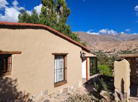 Casa en Tilcara con hermosa galería，位于蒂尔卡拉的酒店