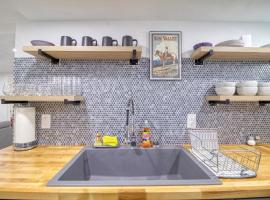 Great Find! Downtown Oasis with Office Setup