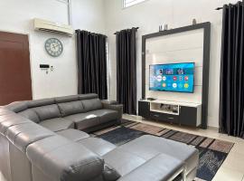 Bandar Melaka Family Bungalow Private Pool BBQ WiFi Netflix，位于马六甲的酒店
