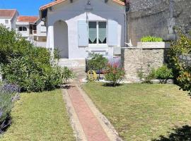 Maison Royan, 3 pièces, 7 personnes - FR-1-494-147，位于鲁瓦扬的度假屋