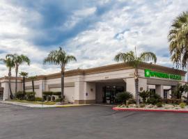 Wyndham Garden Fresno Yosemite Airport，位于弗雷斯诺优胜美地国际机场 - FAT附近的酒店