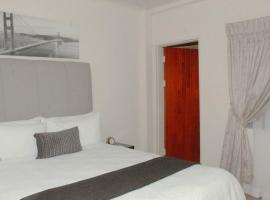Ribbon 210's Two bedroom apartment，位于哈博罗内基盖勒山购物中心附近的酒店