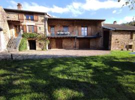 Maison de famille en Bourgogne proche de Cluny，位于Saint-Point的酒店