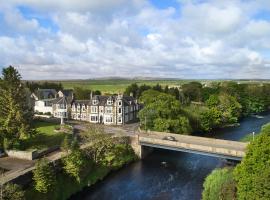 Ulbster Arms Hotel near Thurso，位于Halkirk的酒店