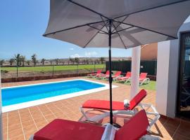 Villa Eva - New to the market, fully refurbished licensed villa - private pool，位于卡勒达德福斯特的无障碍酒店