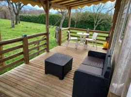 logement entier wifi climatisation stationnement gratuit，位于瓦龙的酒店