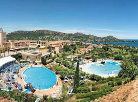 Agay Cap Esterel, le village Belvédère T2 climatisé Rez-de-Jardin, Vue Mer, Piscine et Parking inclus，位于阿盖的酒店