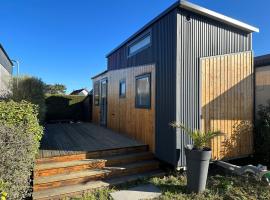 Tiny House 1 chambre, piscine chauffée, à 200 m de la plage, Jullouville - FR-1-361A-24，位于瑞卢维尔莱潘的小屋