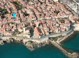 Rue Guillaumont heart of old Antibes