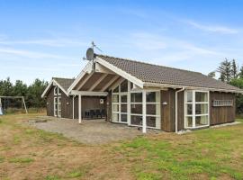 Holiday Home Calina - 300m from the sea in NE Jutland by Interhome，位于赛比的带停车场的酒店