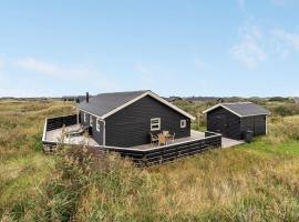 Holiday Home Clarissa - 300m from the sea in NW Jutland by Interhome，位于约灵的酒店