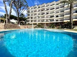 Vilamoura Palm Tree With Pool by Homing