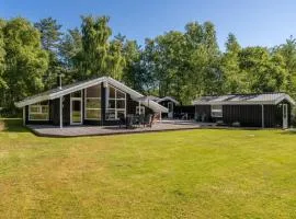 Holiday Home Mika - 1km from the sea in NE Jutland by Interhome