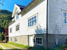 Holiday home Austefjorden II，位于Austefjorden的酒店