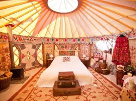 Festival Yurts Hay-on-Wye，位于瓦伊河畔海伊的豪华帐篷营地