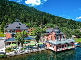 Strandhotel Burgstaller，位于滨湖费尔德的酒店
