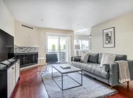 Redwood City 2BR w Pool WD Parking nr WF TJ SFO-627