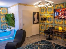 luxury Love Room Spa Whirlpool Jacuzzi，位于纽伦堡的Spa酒店