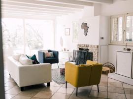 B&B Samarelle - Exclusive Villa with Garden and Panoramic Terrace - Molfetta，位于莫尔费塔的酒店