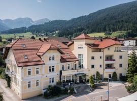 Hotel Kronplatz，位于瓦尔道拉的酒店