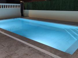 Casa Empordà con piscina exclusiva，位于Báscara的带停车场的酒店