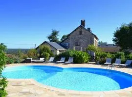 Beautifully renovated Farmhouse with private pool