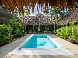 Koh Phangan luxurious pool and garden villa，位于哈林海滩的乡村别墅