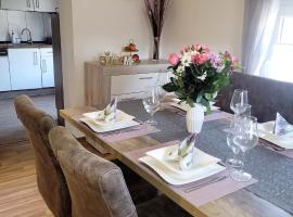 Ferienwohnung Classen Eifel，位于施莱登的宠物友好酒店