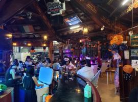 PALM TREE RESORT AND RESTAURANT，位于奥隆阿波的酒店