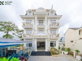 Nature Hotel，位于大叻联姜机场 - DLI附近的酒店